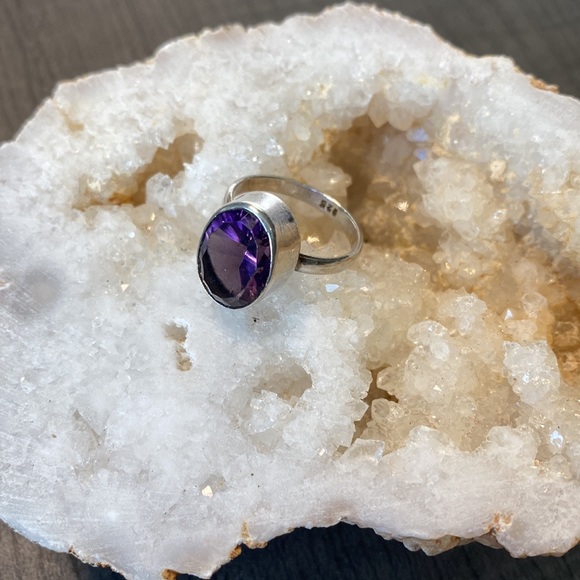 Faceted Amethyst Crystal Gemstone, 925 Sterling Silver Ring - Picture 9 of 16
